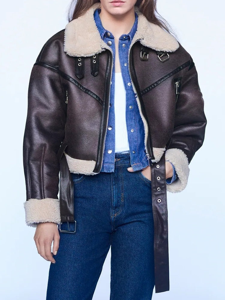 New Winter Faux Lamb Fur Leather Short Jacket Women High Street Lapel Zipper Pu Coat with Belt Thick Warm Outwear
